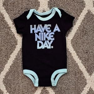 🌟 Nike Infant Onesie